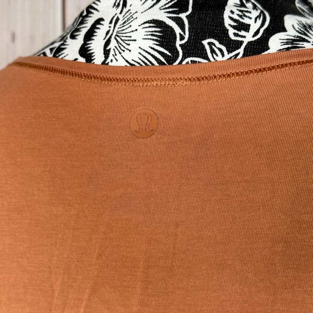 Lululemon Renew The Day short sleeve top